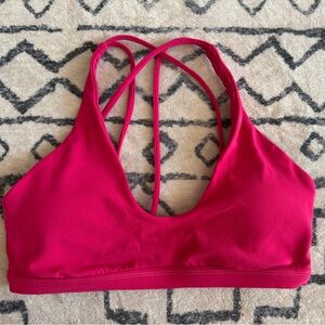 Scoop V neck bra lululemon size 6 color is passionate